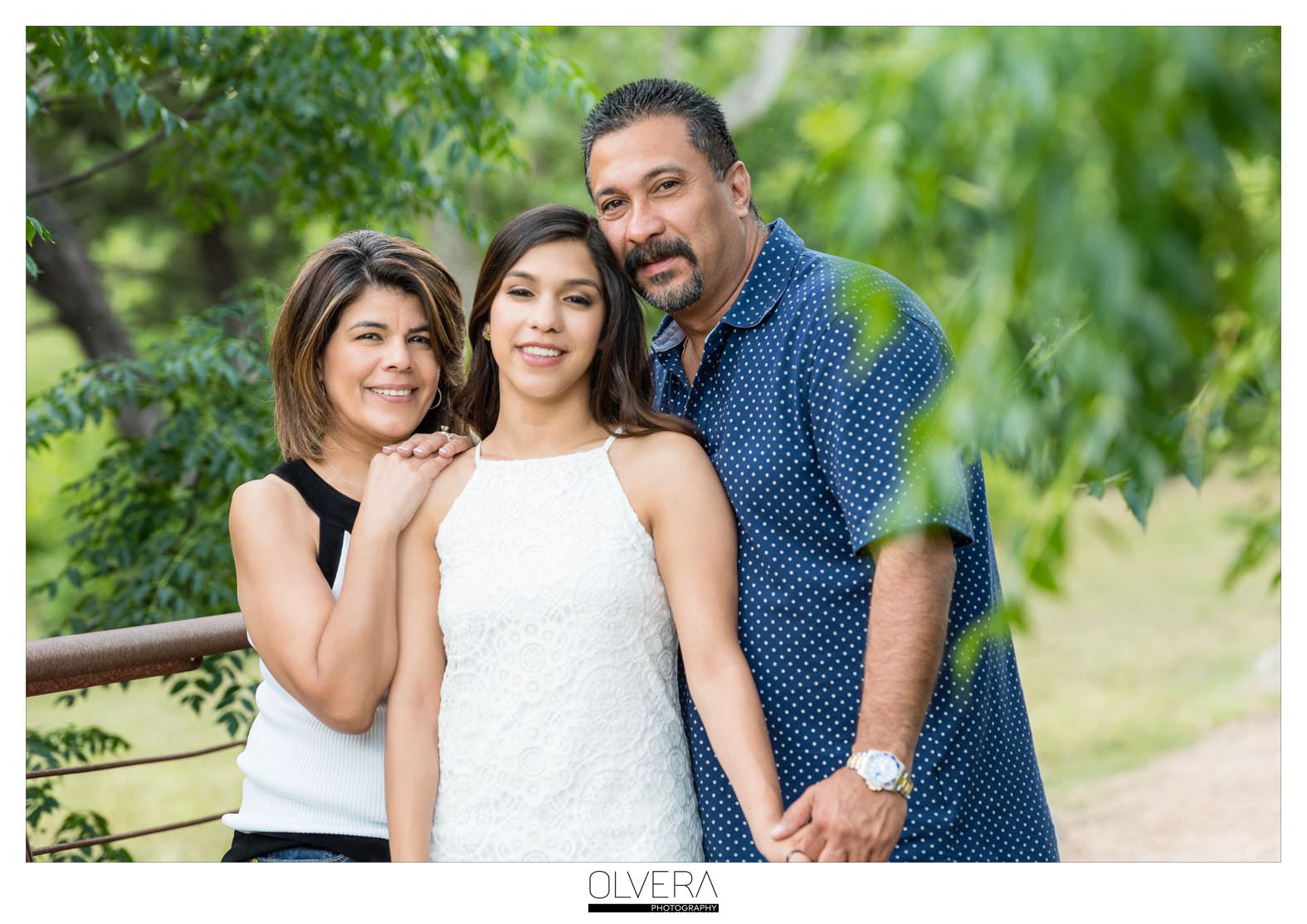 MOM_DAD_Senior_Photos_with_Parents